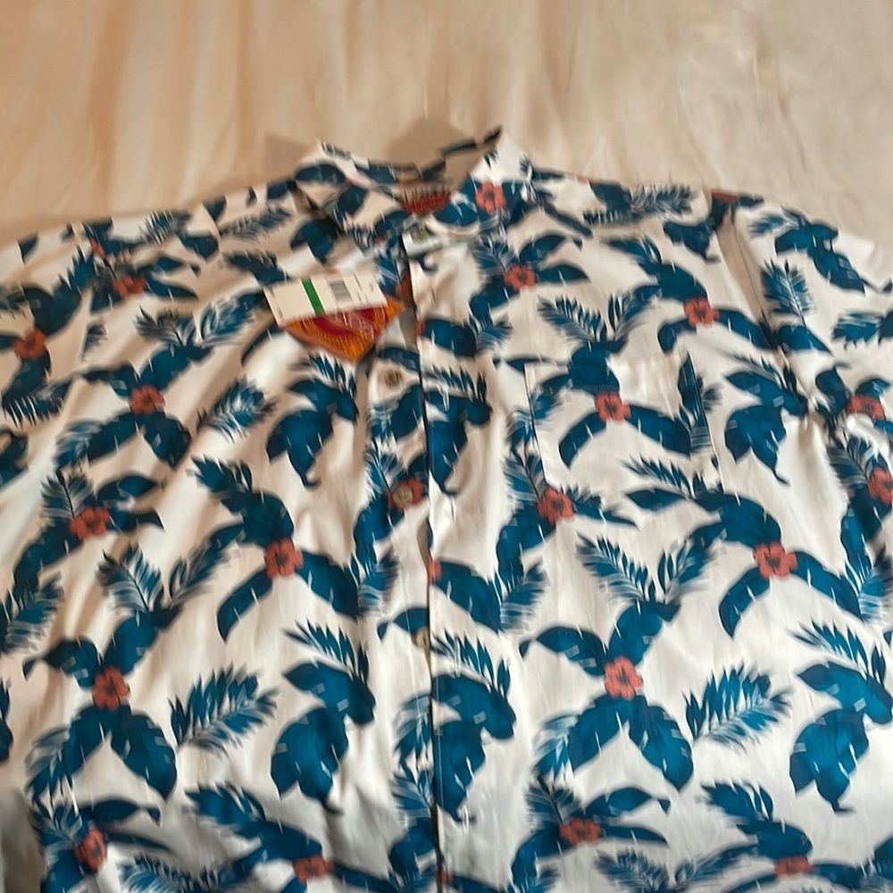 Havanera Hawaiian  button down shirt